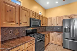 620 W Greenview Pl, Green Valley, AZ 85614 - Photo 14