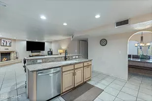 460 E Yvon Dr, Tucson, AZ 85704 - Photo 14