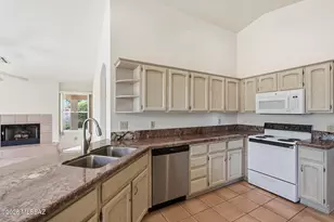 64731 E Canyon Shadows Ln, Tucson, AZ 85739 - Photo 16