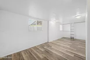 321 E Jacinto St, Tucson, AZ 85705 - Photo 18