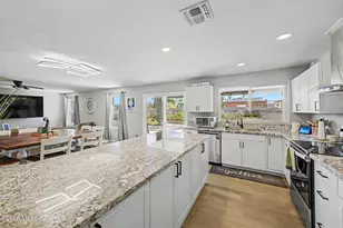 9240 E Colette St, Tucson, AZ 85710 - Photo 4