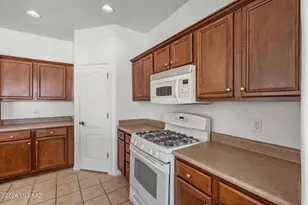 6272 W Mesa Garden Dr, Tucson, AZ 85757 - Photo 12