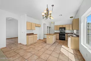 7334 W Clear Canyon Dr, Tucson, AZ 85743 - Photo 14