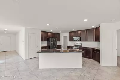 8536 W Amazilia Place, Tucson, AZ 85757 - Photo 12