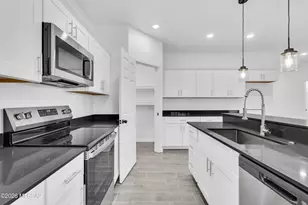 5776 E Hermans Rd, Tucson, AZ 85756 - Photo 10