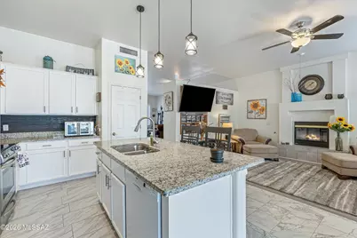 13737 N Carlynn Cliff Drive, Oro Valley, AZ 85755 - Photo 14