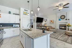 13737 N Carlynn Cliff Dr, Oro Valley, AZ 85755 - Photo 14
