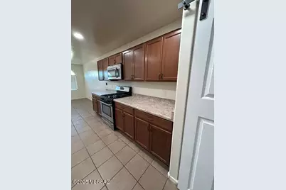 2011 W Mountain Pointe Drive, Tucson, AZ 85746 - Photo 2