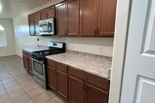 2011 W Mountain Pointe Dr, Tucson, AZ 85746 - Photo 2
