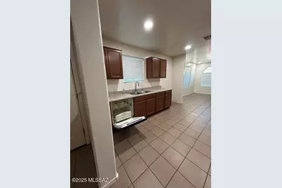 2011 W Mountain Pointe Drive, Tucson, AZ 85746 - Photo 32