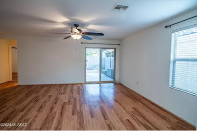 2011 W Mountain Pointe Drive, Tucson, AZ 85746 - Photo 8