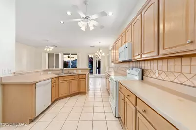 13122 Rivercane Loop, Marana, AZ 85658 - Photo 10