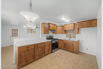 218 E Elvado Road, Tucson, AZ 85756 - Photo 2