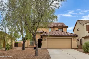 9670 N Deimos Dr, Tucson, AZ 85743 - Photo 2