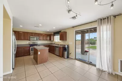 9670 N Deimos Drive, Tucson, AZ 85743 - Photo 10
