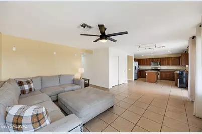 9670 N Deimos Drive, Tucson, AZ 85743 - Photo 8