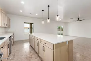 12636 N Hendricks Dr, Marana, AZ 85653 - Photo 10