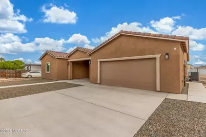12636 N Hendricks Drive, Marana, AZ 85653 - Photo 2