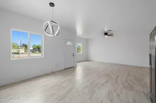 9434 S Vicki Dr, Tucson, AZ 85736 - Photo 8