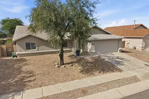 7993 E Blindweed Dr, Tucson, AZ 85710 - Photo 4