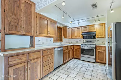 909 E El Caminito Place, Tucson, AZ 85719 - Photo 10