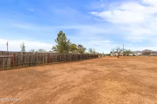 318 E Camino De Tundra, Huachuca City, AZ 85616 - Photo 4