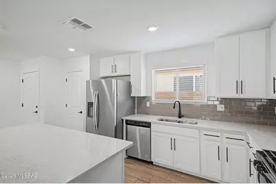 4400 S Sunrise Bluff Way, Tucson, AZ 85730 - Photo 16