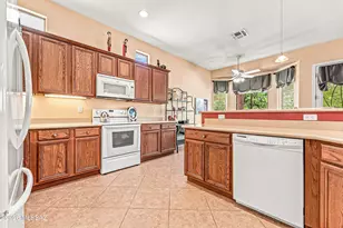 1078 W Bosch Dr, Green Valley, AZ 85614 - Photo 12