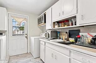 107 E Pinal St, Huachuca City, AZ 85616 - Photo 6