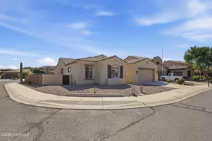 8556 N Crosswater Loop, Tucson, AZ 85743 - Photo 4