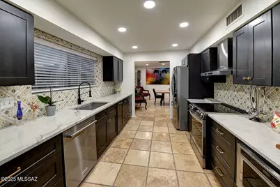 6513 N Green Briar Drive, Tucson, AZ 85718 - Photo 8