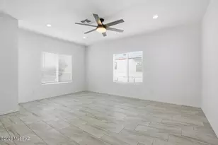 9464 S Vicki Dr, Tucson, AZ 85736 - Photo 10