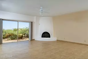 6533 N Foothills Dr, Tucson, AZ 85718 - Photo 8