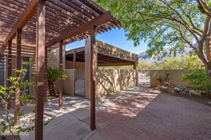 6533 N Foothills Dr, Tucson, AZ 85718 - Photo 24