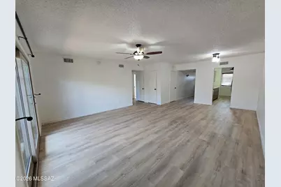 8919 E Calle Norlo, Tucson, AZ 85710 - Photo 6