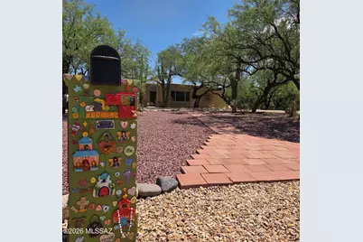 2942 N Longhorn Drive, Tucson, AZ 85749 - Photo 2