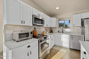 7985 N Pleasant Ln, Tucson, AZ 85743 - Photo 16