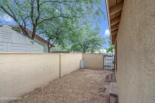 4873 E 17th St, Tucson, AZ 85711 - Photo 24