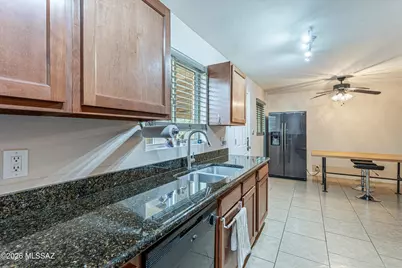 4873 E 17th Street, Tucson, AZ 85711 - Photo 8