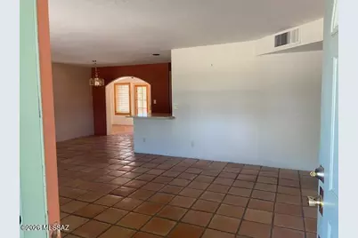 422 E Las Milpas, Green Valley, AZ 85614 - Photo 2