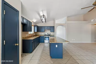 7997 E Snakeroot Drive, Tucson, AZ 85710 - Photo 12