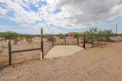 17353 W Manville Road, Marana, AZ 85653 - Photo 1