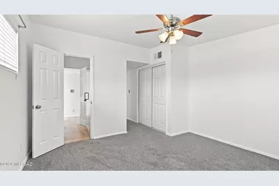 6735 E Montecito Drive, Tucson, AZ 85710 - Photo 14