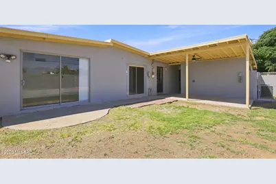 6735 E Montecito Drive, Tucson, AZ 85710 - Photo 30
