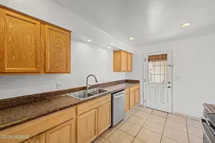 7102 E 33rd Pl, Tucson, AZ 85710 - Photo 16