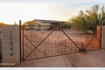 10844 W Ina Road, Tucson, AZ 85743 - Photo 32