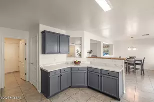 6877 S Goshawk Dr, Tucson, AZ 85756 - Photo 12