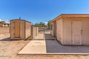 8031 E 17th Pl, Tucson, AZ 85710 - Photo 32