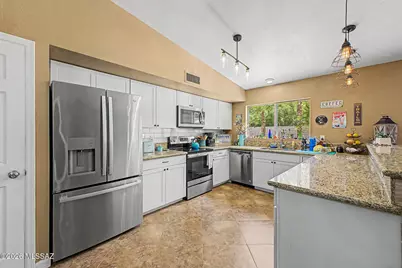 8300 N Firethorn Avenue, Tucson, AZ 85741 - Photo 14