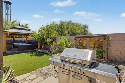 8300 N Firethorn Avenue, Tucson, AZ 85741 - Photo 36